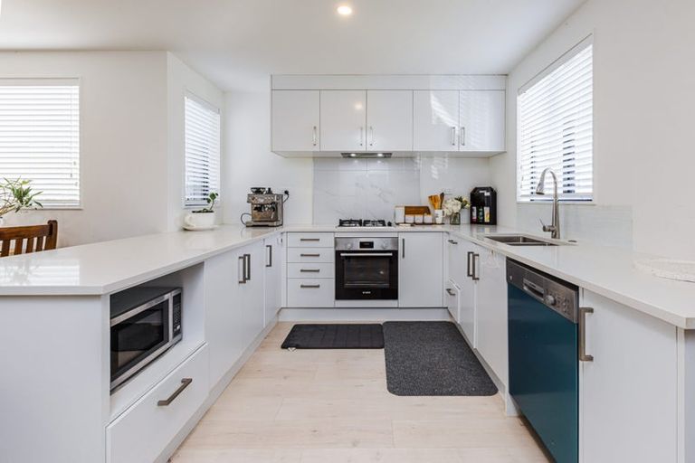 Photo of property in 18b Poruru Close, Papakura, 2110