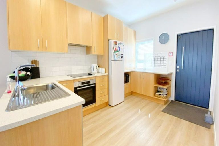 Photo of property in 13 Whakarato Way, Takanini, 2112