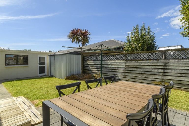 Photo of property in 1 Karaka Road, Otumoetai, Tauranga, 3110