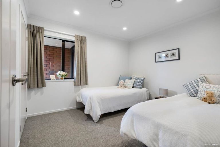 Photo of property in 15 Orangewood Drive, Northpark, Auckland, 2013