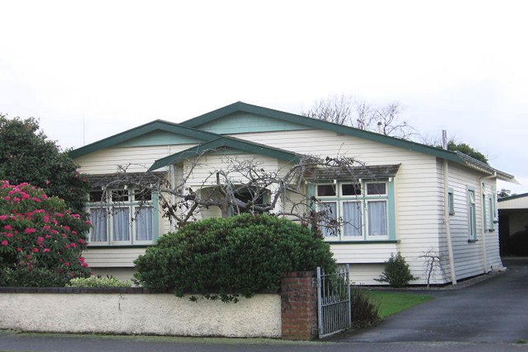 Photo of property in 16 Karaka Street, Hokowhitu, Palmerston North, 4410
