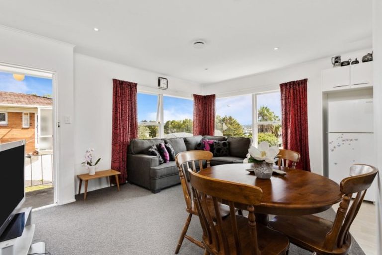 Photo of property in 1/22 Velma Road, Hillcrest, Auckland, 0627