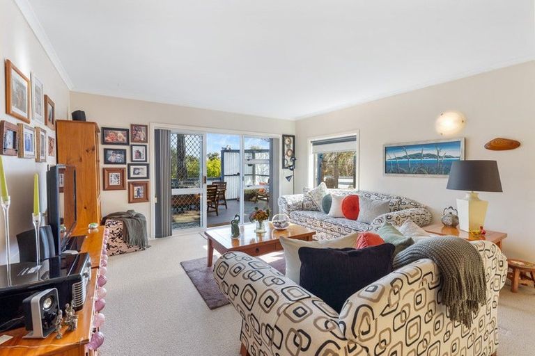 Photo of property in 33 Wharemauku Road, Raumati Beach, Paraparaumu, 5032