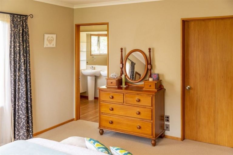 Photo of property in 41b Avonhead Road, Avonhead, Christchurch, 8042