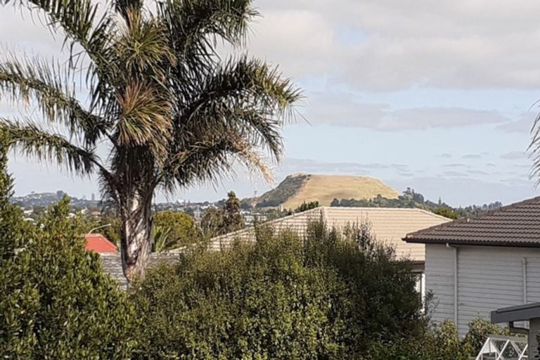 Photo of property in 3 Lewis Road, Pakuranga, Auckland, 2010