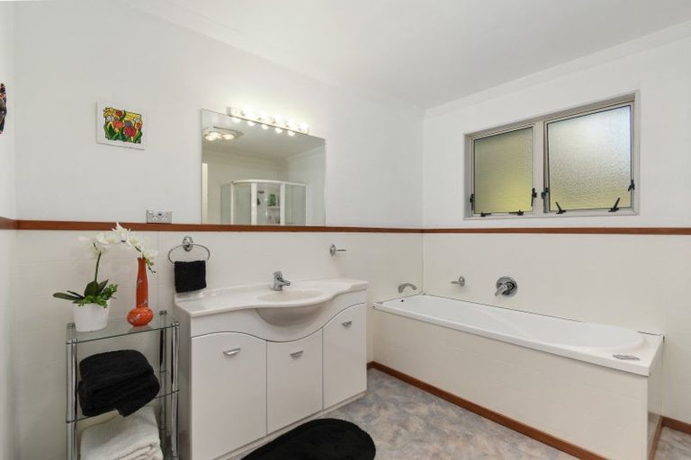 Photo of property in 86c Kawaha Point Road, Kawaha Point, Rotorua, 3010