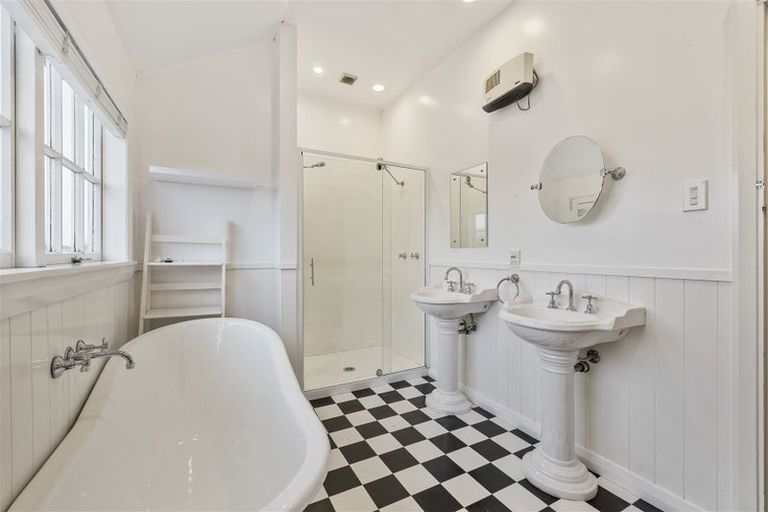 Photo of property in 158 Weston Road, St Albans, Christchurch, 8052