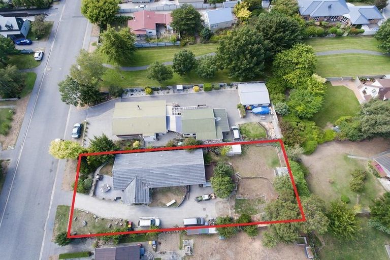 Photo of property in 100 Molyneux Avenue, Cromwell, 9310