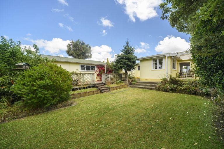 Photo of property in 37 Waterloo Crescent, Hokowhitu, Palmerston North, 4410