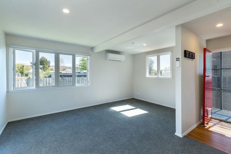Photo of property in 8 Mckenzie Terrace, Carterton, 5713