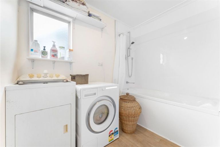 Photo of property in 59 Rautawhiri Road, Helensville, 0800