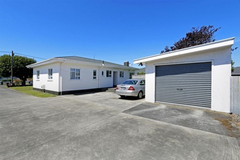 Photo of property in 77 Dixon Avenue, Hawera, 4610