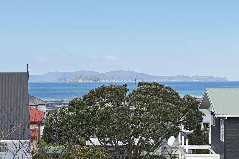 Photo of property in 9 Hinemoa Place, Snells Beach, 0920