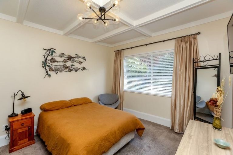 Photo of property in 76 Barrett Street, Westown, New Plymouth, 4310