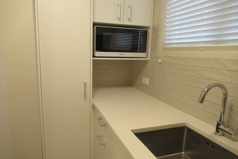 Photo of property in 17b Arkles, Arkles Bay, Whangaparaoa, 0932