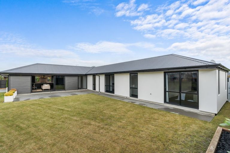 Photo of property in 28 Pistacia Place, Hornby, Christchurch, 8025