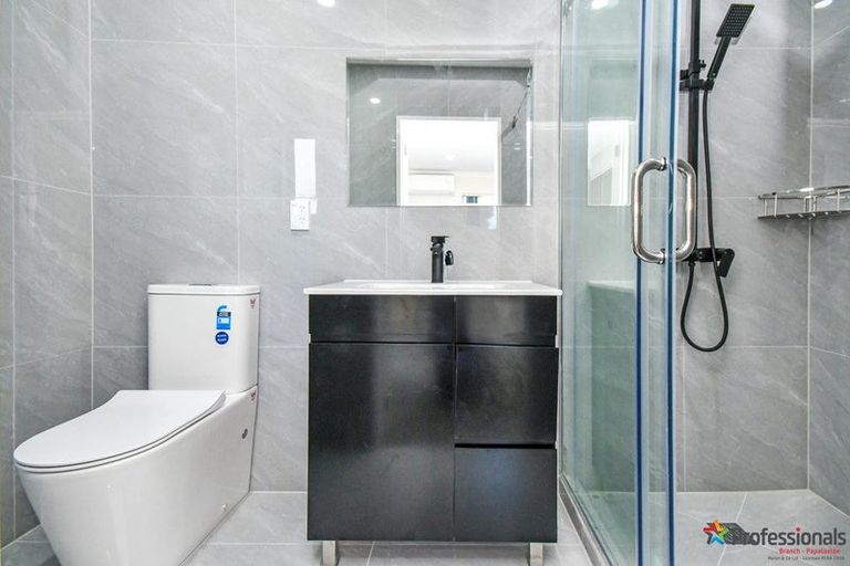 Photo of property in 4a Romney Place, Manurewa, Auckland, 2102