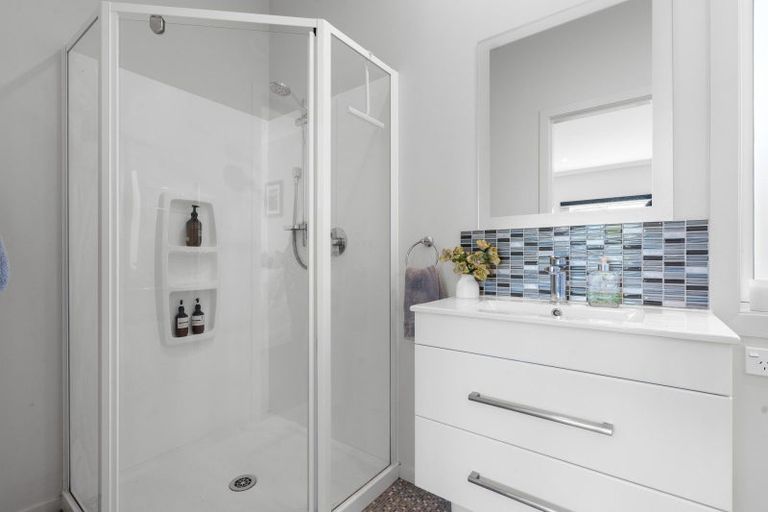 Photo of property in 6 Campbell Drive, Martinborough, 5711