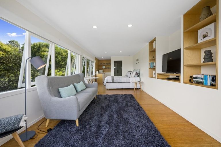 Photo of property in 30a Tizard Road, Birkenhead, Auckland, 0626