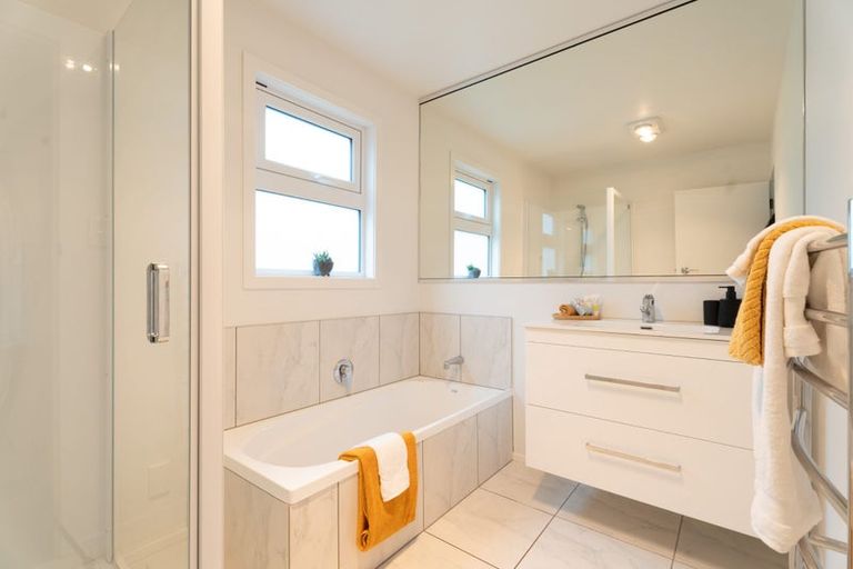 Photo of property in 50 Exploration Way, Whitby, Porirua, 5024