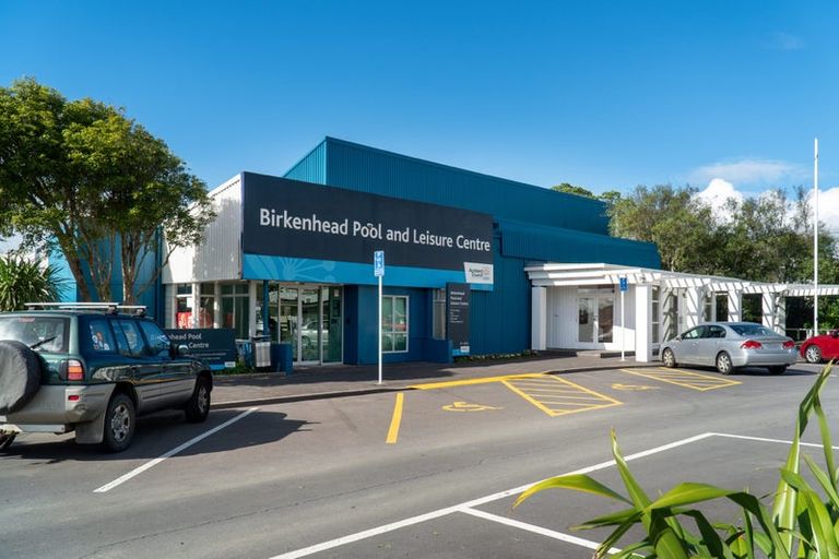 Photo of property in 1/141 Mokoia Road, Birkenhead, Auckland, 0626