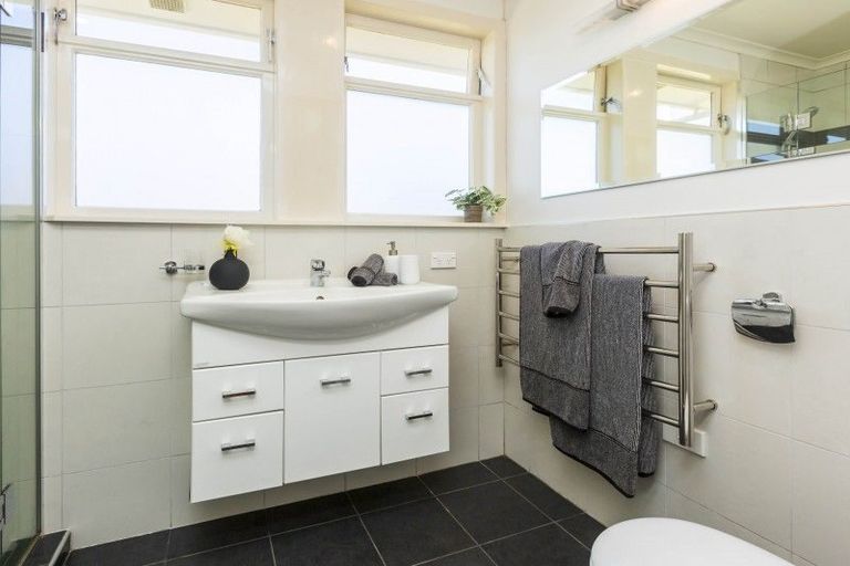 Photo of property in 30a Ranfurly Street, Trentham, Upper Hutt, 5018
