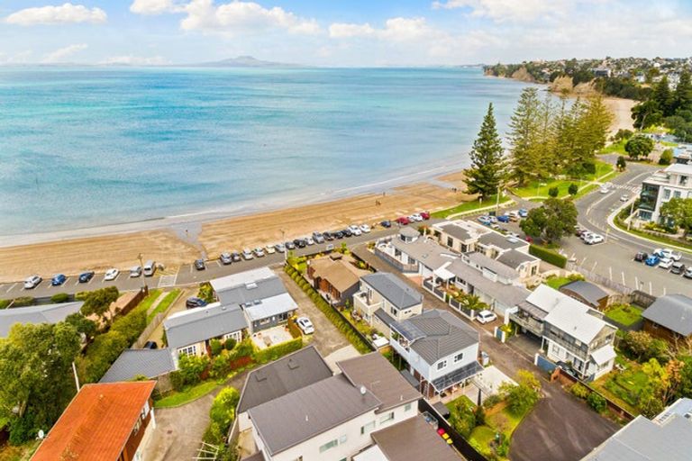 Photo of property in 3/28 Manly Esplanade, Browns Bay, Auckland, 0630
