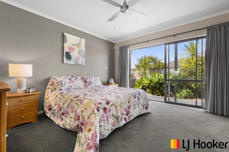 Photo of property in 29 Girvan Terrace, Wattle Downs, Auckland, 2103