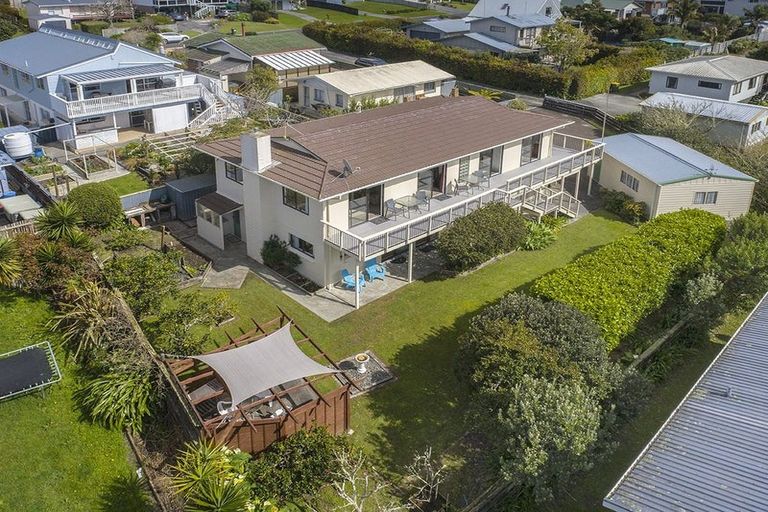 Photo of property in 10 Kawau View Road, Snells Beach, 0920