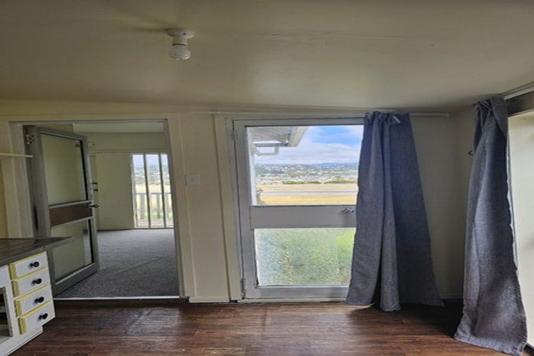 Photo of property in 2/27 Tirangi Road, Rongotai, Wellington, 6022