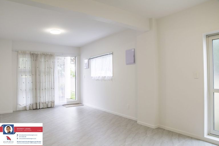 Photo of property in 271 Royal Road, Massey, Auckland, 0614