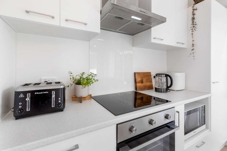 Photo of property in 37 Waterloo Crescent, Hokowhitu, Palmerston North, 4410