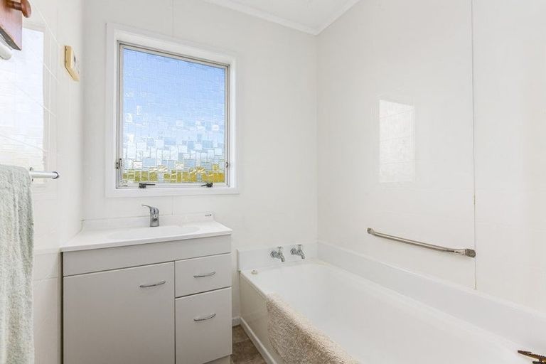 Photo of property in 21 Staithes Drive North, Whitby, Porirua, 5024