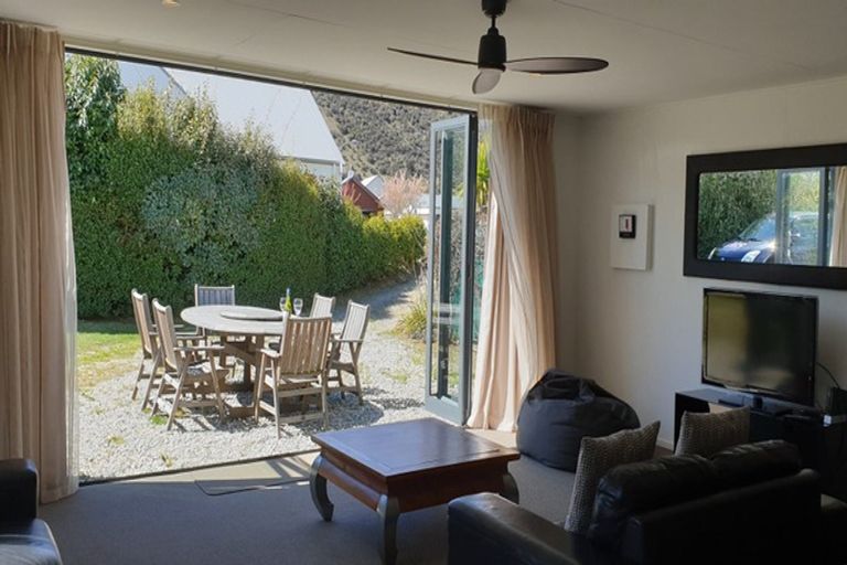 Photo of property in 9 Glenfinnon Place, Wanaka, 9305