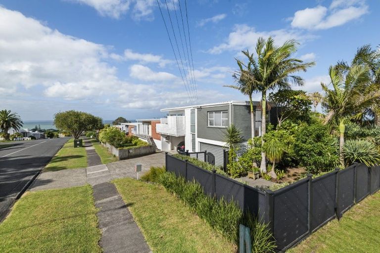 Photo of property in 1/33 Castor Bay Road, Castor Bay, Auckland, 0620