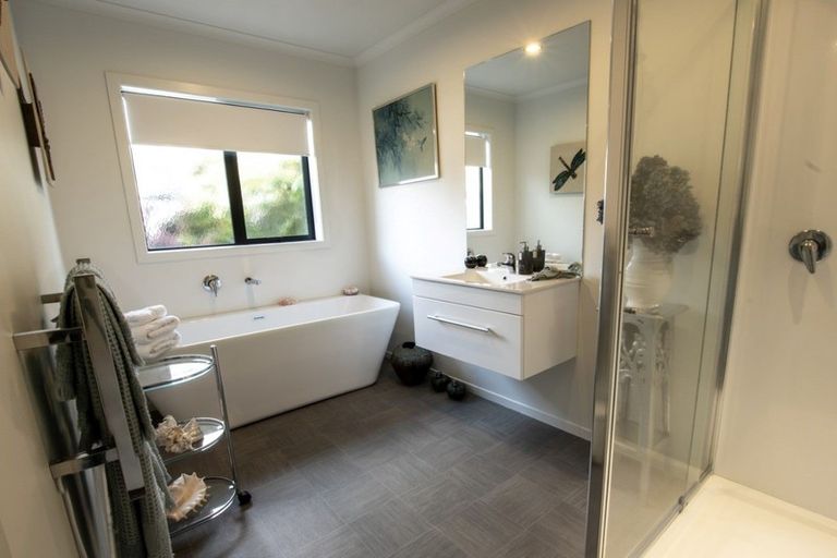 Photo of property in 9 Ellesmere Close, Pyes Pa, Tauranga, 3112