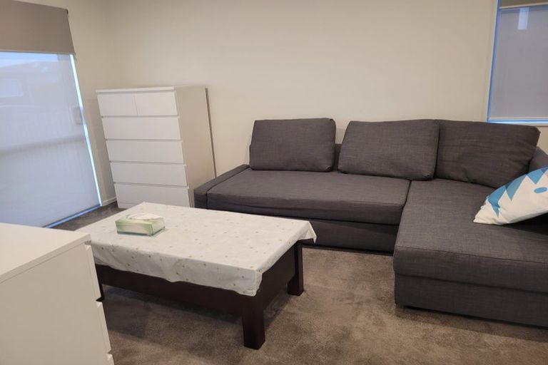 Photo of property in 16 Kutukutu Street, Takanini, 2112