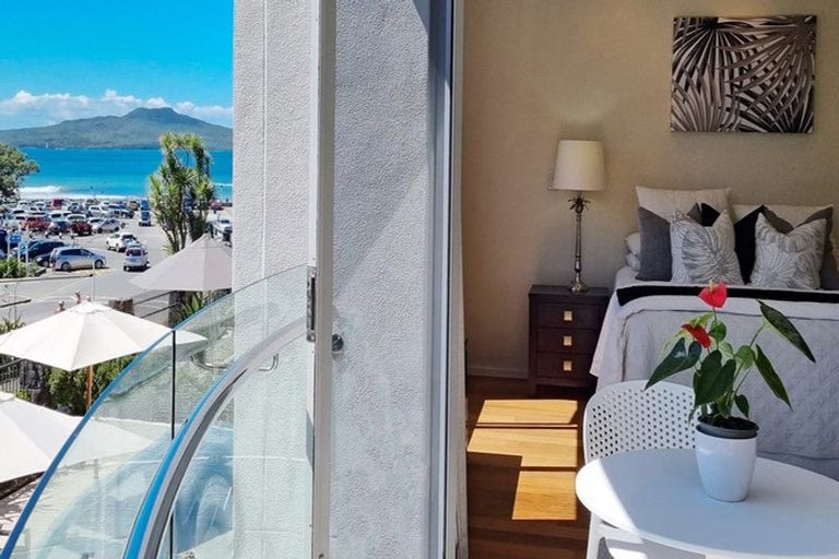 Photo of property in 1/7 The Promenade, Takapuna, Auckland, 0622