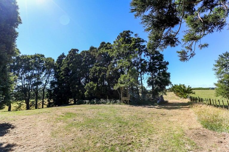 Photo of property in 1252 Devon Road, Sentry Hill, New Plymouth, 4373