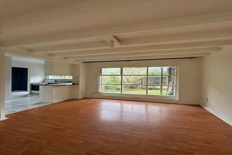 Photo of property in 19 Golf Road, New Lynn, Auckland, 0600