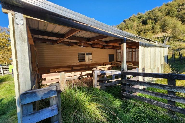 Photo of property in 65 Ngatoto Road South, Purangi, Tarata, 4387