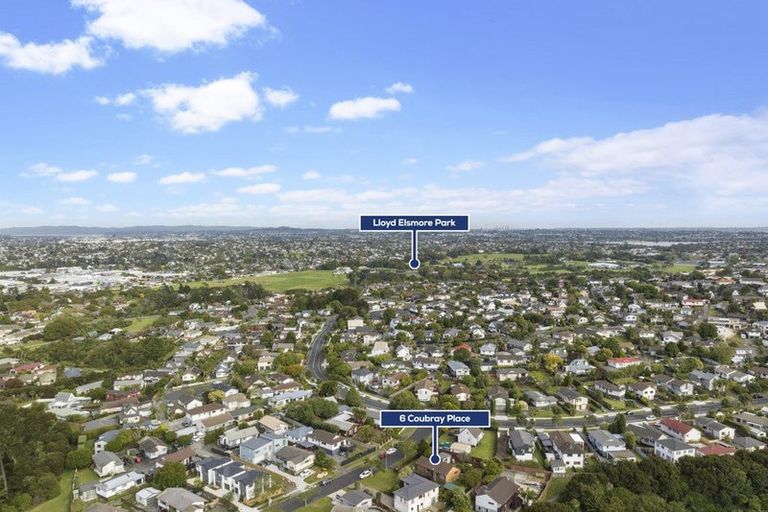 Photo of property in 6 Coubray Place, Botany Downs, Auckland, 2010