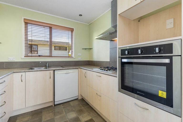 Photo of property in 3 Morriggia Place, Bayview, Auckland, 0629
