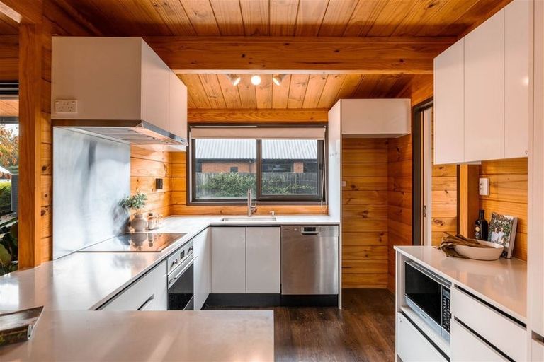 Photo of property in 153 Hawthornden Road, Avonhead, Christchurch, 8042