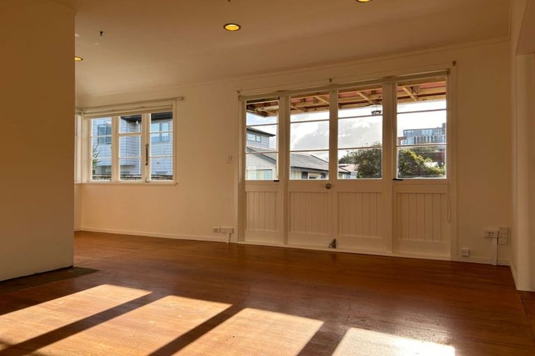 Photo of property in 35 Anzac Street, Takapuna, Auckland, 0622
