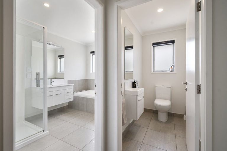 Photo of property in 14 Heatherlea Road West, Levin, 5575