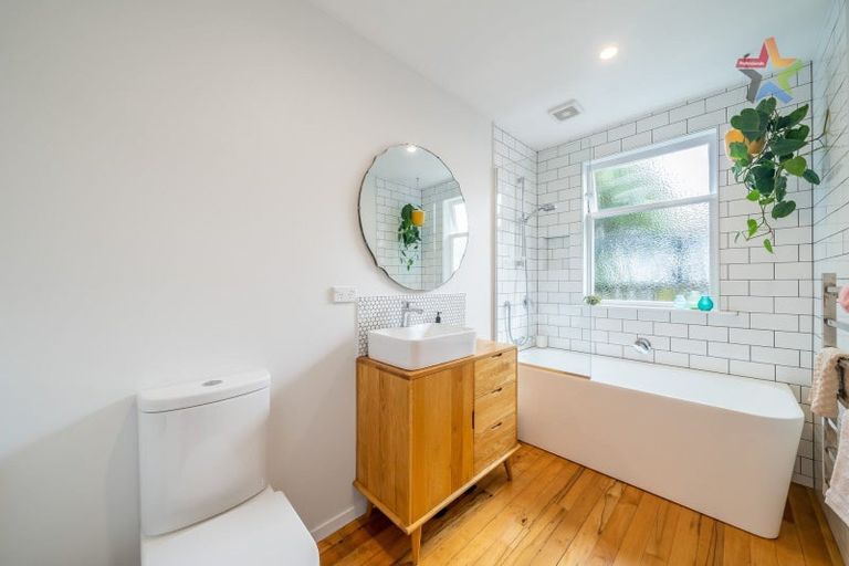 Photo of property in 59 Oroua Street, Eastbourne, Lower Hutt, 5013