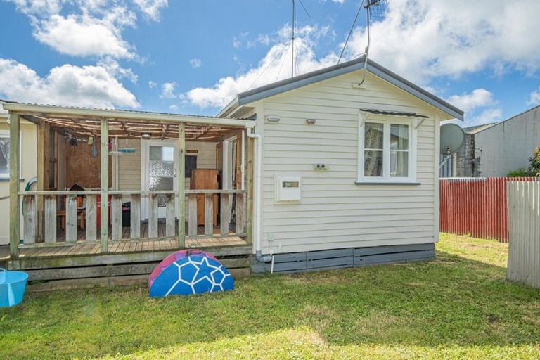 Photo of property in 12a Hokio Beach Road, Levin, 5510