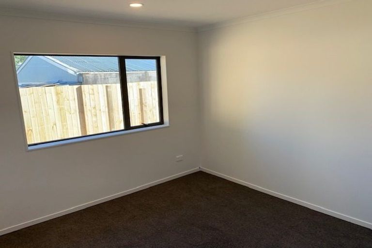 Photo of property in 2/35 Heath Street, Saint Andrews, Hamilton, 3200