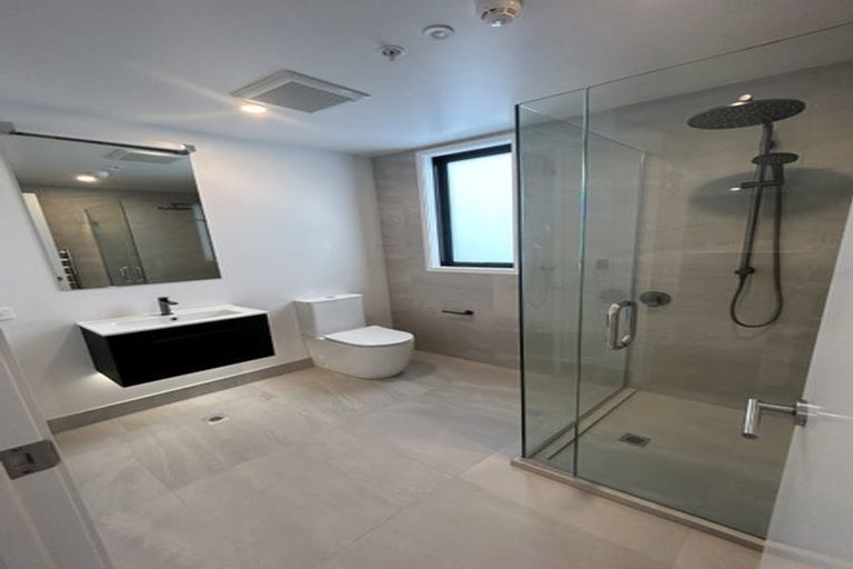 Photo of property in 13/7 Northlake Drive, Wanaka, 9305